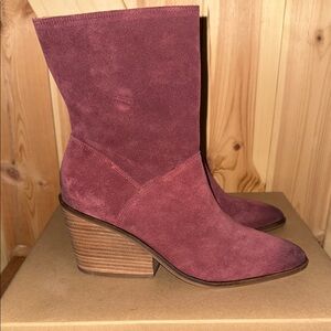 NIB Lucky Brand LK-Sarey Oiled Suede Boots- Burgundy